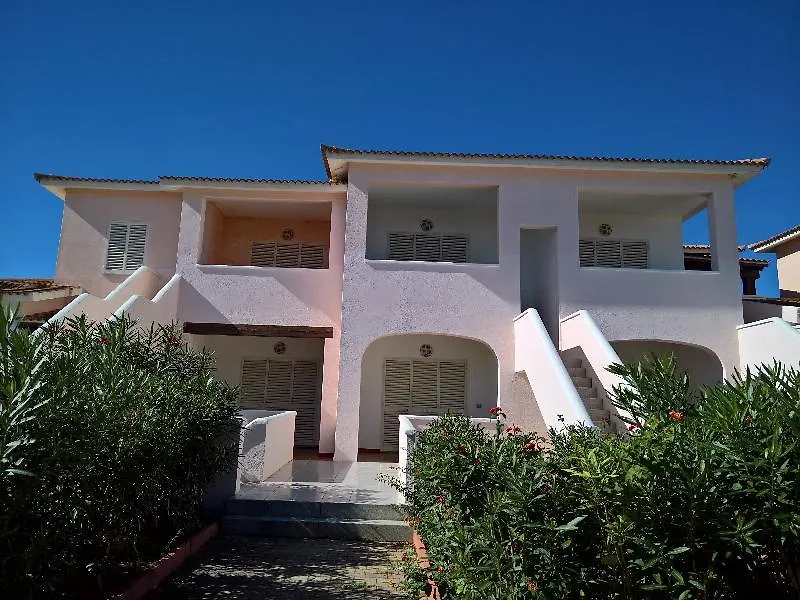 فندق Residence L'Arcobaleno سان تيودورو