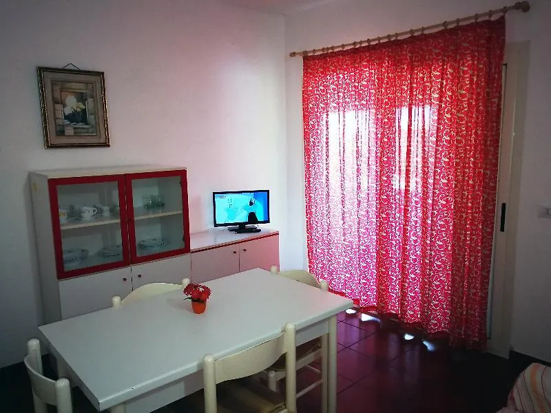 Residence L'Arcobaleno سان تيودورو 2*,  إيطاليا