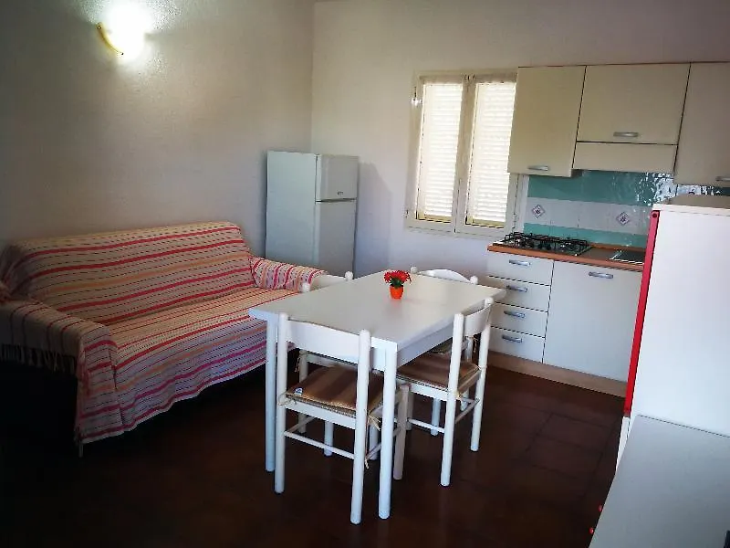 Residence L'Arcobaleno سان تيودورو 2*,  إيطاليا